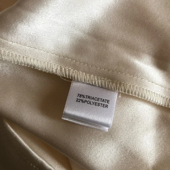 St John Ivory Satin Gold Button Long Sleeve Blouse 16 - Picture 4 of 9